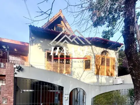 Casa en Venta con 2 cocheras