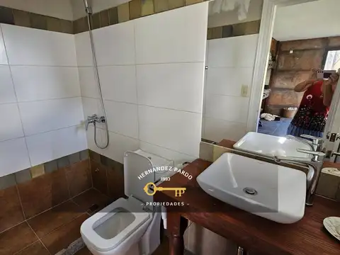 Casa 6 ambientes con 5 baños