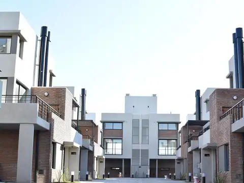 Depto Tipo Casa en Venta con 1 cocheras