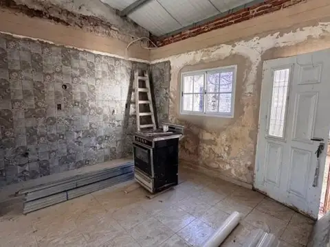 Casa 3 ambientes con 1 baño