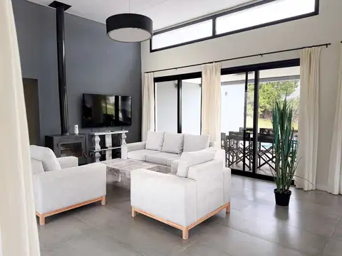Casa en Alquiler Temporal en Barrio Golf 1, USD 4.000
