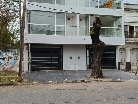 62 E/ 17 y 18-Tríplex tipo casa en La Plata