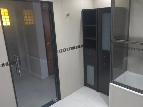 VENTA- CASA 4 AMBIENTES- LOMAS DEL MIRADOR