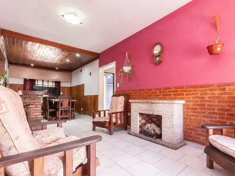 CASA 3 DORM C/QUINCHO/COCHERA,TERRAZA,PATIO LOMAS
