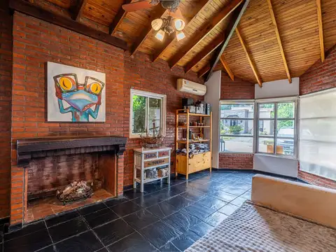 Casa en Venta con 4 cocheras