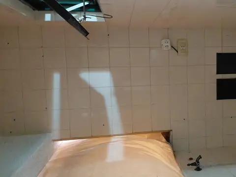 ALQUILER DEPARTAMENTO 2 AMBIENTES CON GRAN PATIO.-