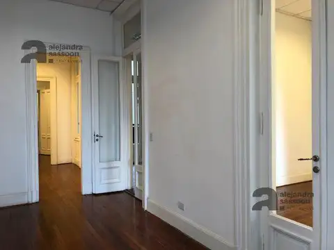 EXCELENTE OFICINA IMPECABLE ESTADO 4/5 DESPCHOS! TECHOS ALTOS