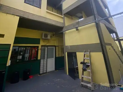 Local / Oficina / Instituto Educativo en Olivos