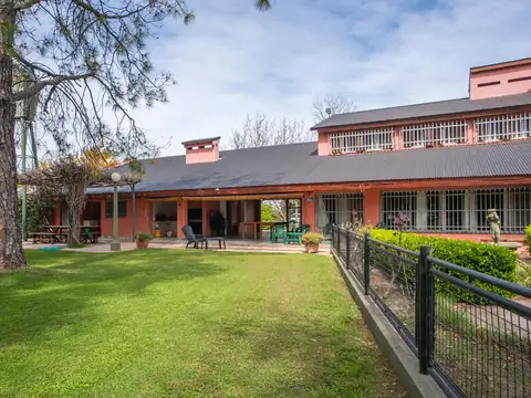 Casa 7 ambientes con 3 baños