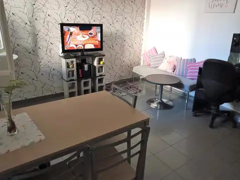 Avenida Carlos Calvo 2100, Piso 2