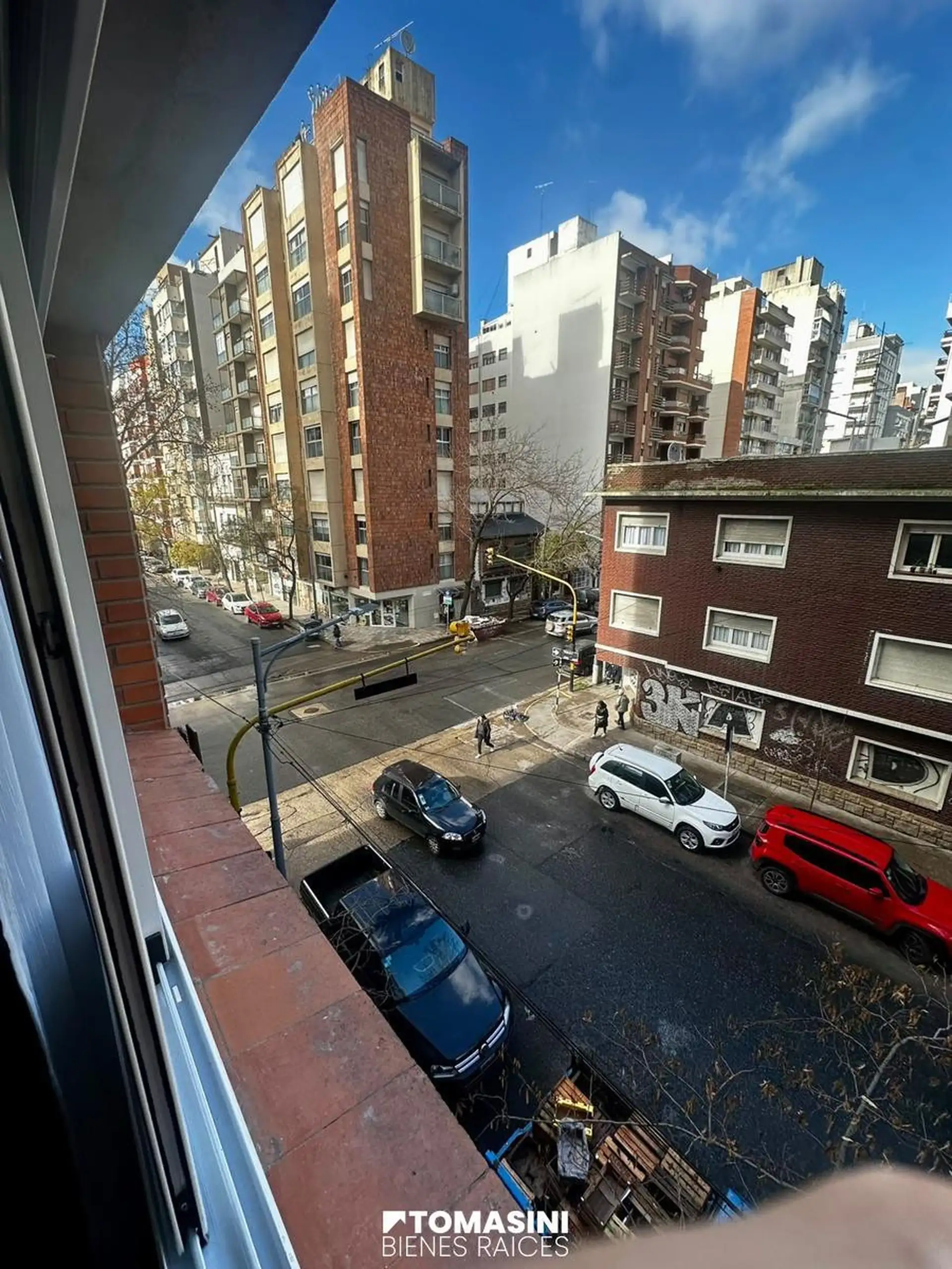 Departamento 3 amb. con dependencia y balcon