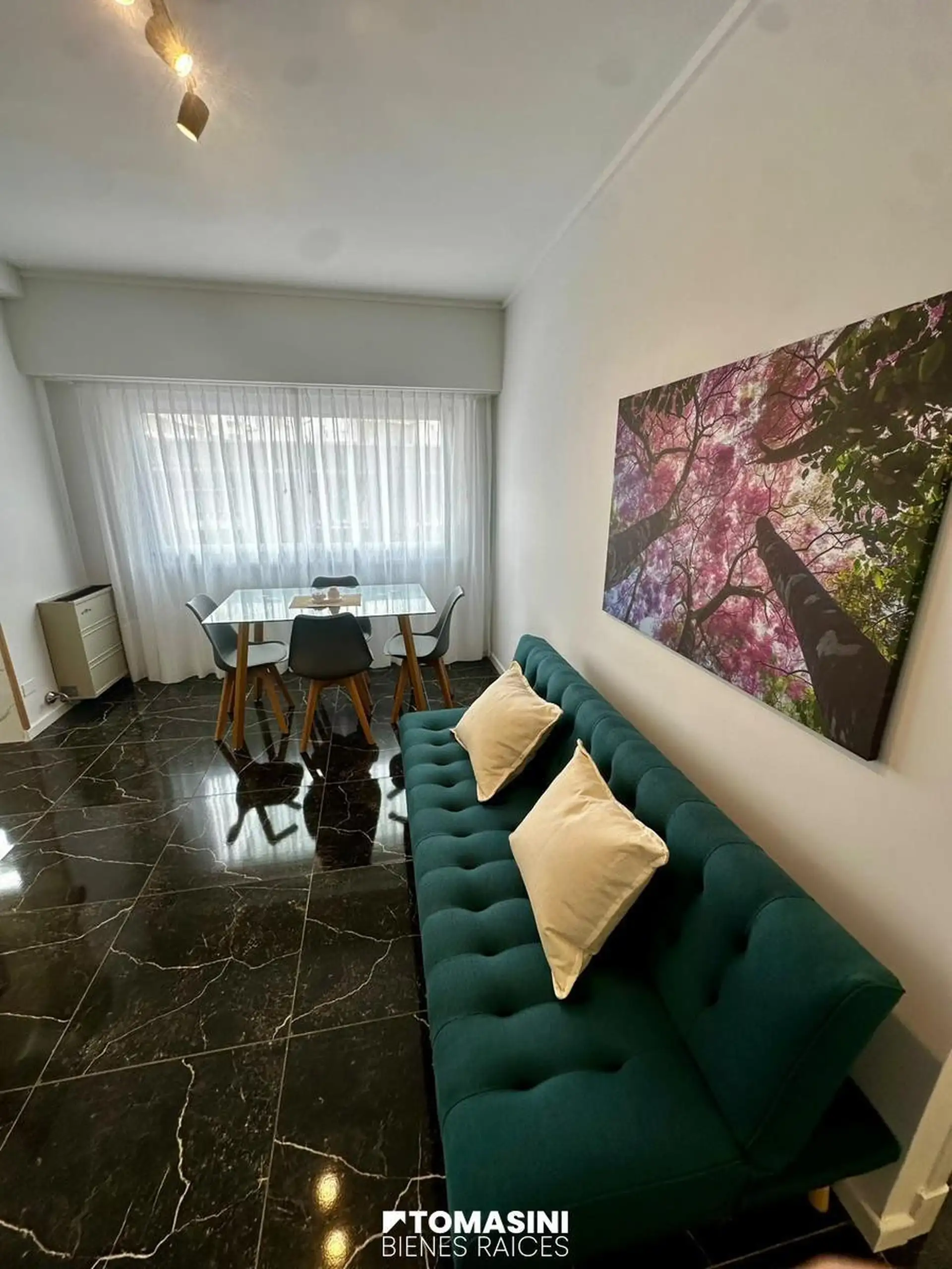 Departamento 3 amb. con dependencia y balcon
