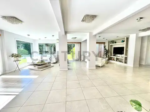 Casa 4 ambientes con 6 baños
