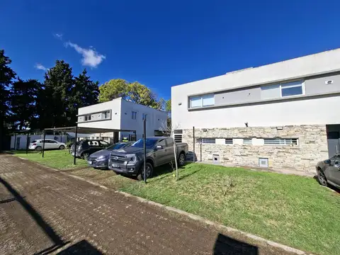 Dúplex en venta en Gorina 2 dorm en complejo