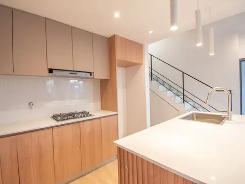 Casa 4 ambientes con 3 baños
