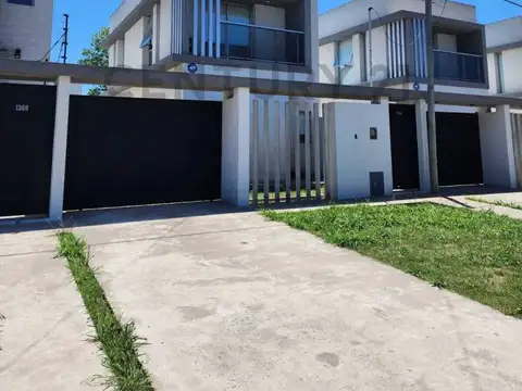 505 entre 8 y 9. Venta Dúplex. La Plata, Manuel B. Gonnet