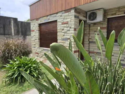 Casa en Loma Hermosa - venta - excelente - 3 ambientes