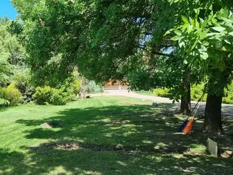 Casa en Venta con 3 cocheras