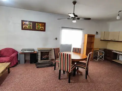 Casa 5 ambientes con 1 baño