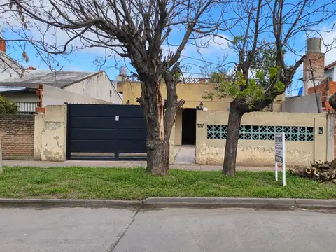 Venta casa 5 amb. jardín y cochera Ituzaingó