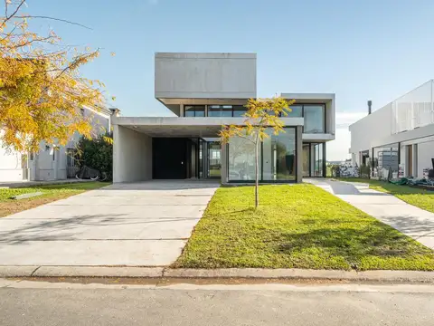 Casa en Venta, Calidad Premium, en Barrio Marinas, Puertos del Lago