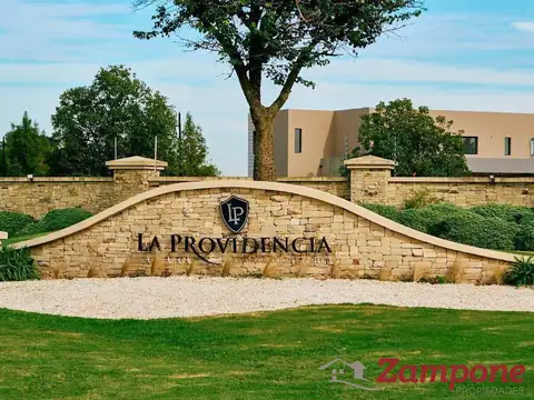 Lote en Venta con fondo a la Laguna en La Providencia Resort & Country Club – Canning