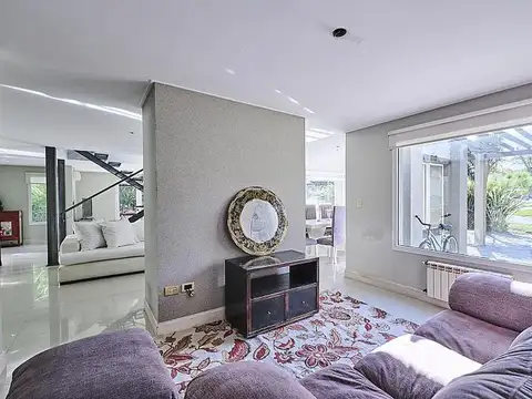 Casa 4 ambientes con 3 baños
