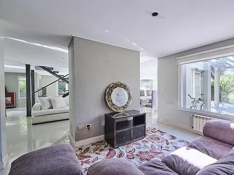 Casa 4 ambientes con 3 baños