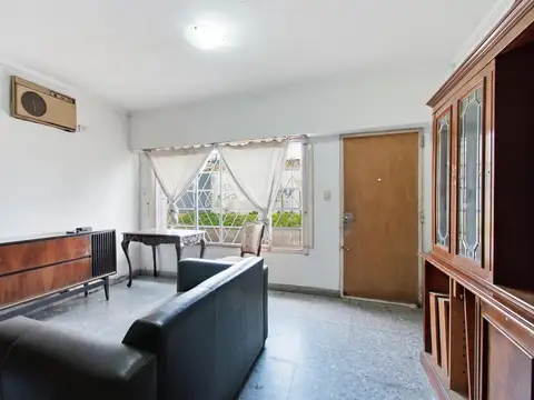 Depto Tipo Casa 5 ambientes con 2 baños