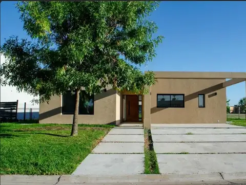 Casa en Alquiler de 3 dormitorios