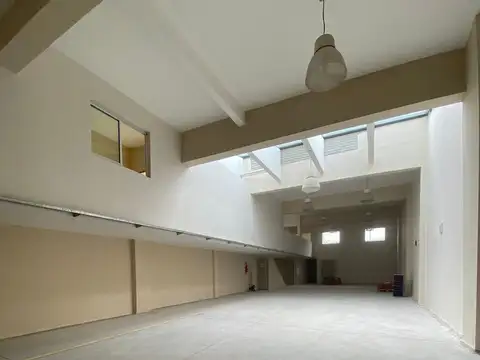 Oficina en Venta con 1 cochera