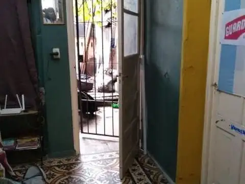 Casa 2 ambientes con 1 baño