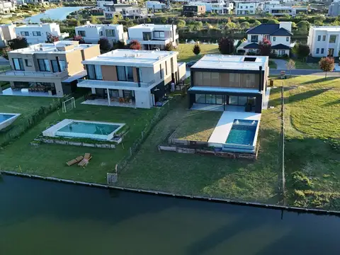 Casa en Venta en Barrio Costas, Puertos, Escobar.