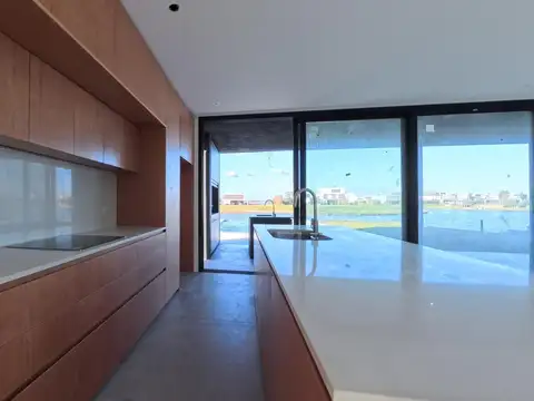 Casa en Venta en Puertos - Barrio Costas, USD 750.000