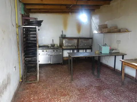 Local en Venta en Los Hornos, USD 90.000