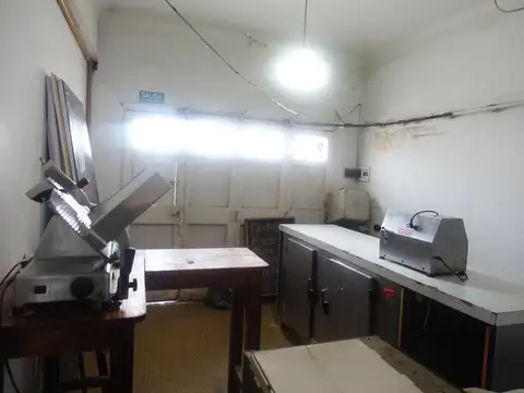Local en Los Hornos