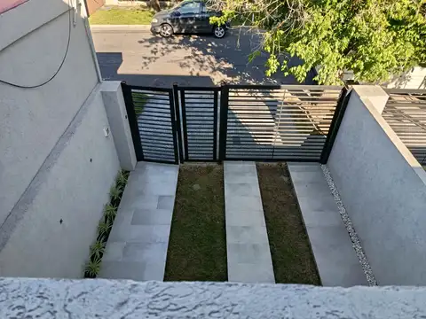 Casa en Venta en Castelar Sur, USD 92.000