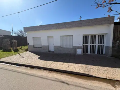 CASA EN VENTA EN PERGAMINO CON PILETA