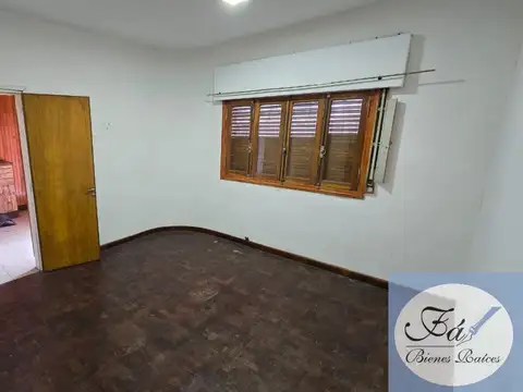 Casa en Alquiler con 1 cochera