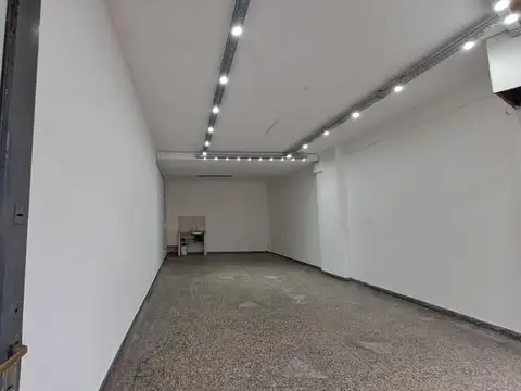 Local en Alquiler en Piñeyro, $ 850.000