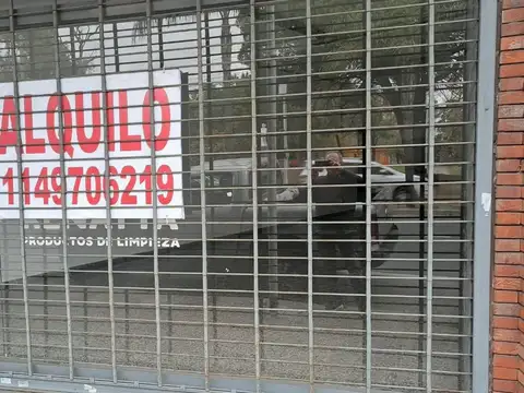 Local en Alquiler en Piñeyro, $ 850.000