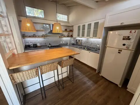 Casa Refaccionado en venta en Pilar — Parque, pileta y quincho (acepta permuta)