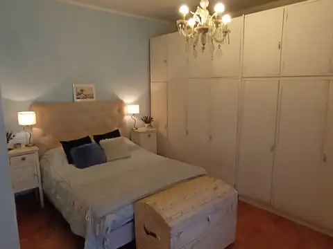 Casa 6 ambientes con 2 baños