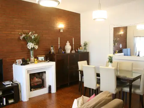 VENTA CASA 6 AMB PILETA BERNAL - ESCUCHA OFERTA