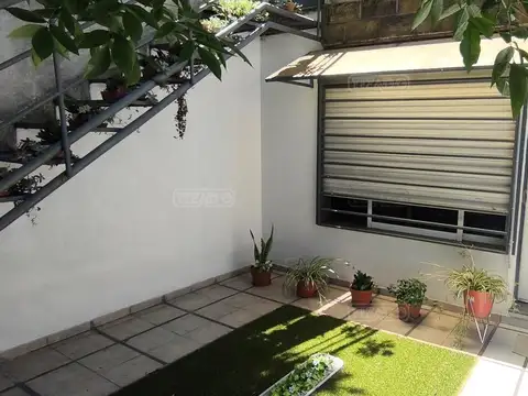 Depto Tipo Casa en Venta de 2 ambientes