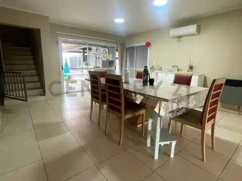 Casa 5 ambientes con 2 baños