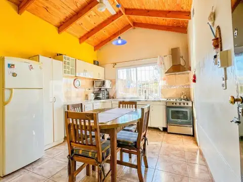 Casa 4 ambientes con 1 baño