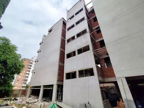 Curie 100, Piso 3°