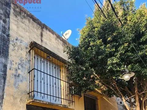 Casa sobre lote propio a metros de Av. Libertador — Ideal inversión o reciclaje