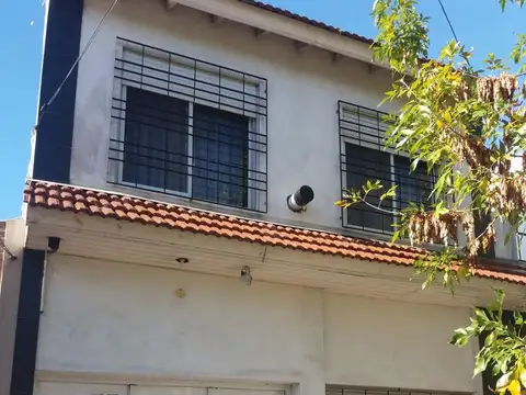 casa en venta , dos plantas 5 amb